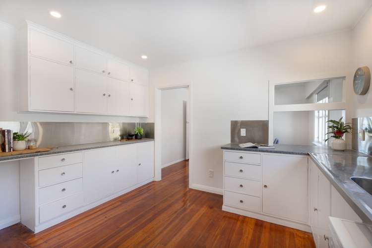 64 Helston Road Paparangi_7