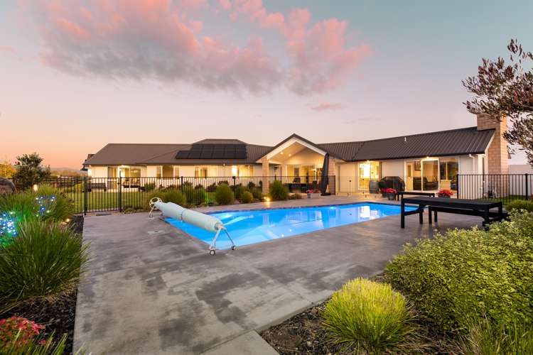 44 Baxter Michael Crescent Cambridge_0