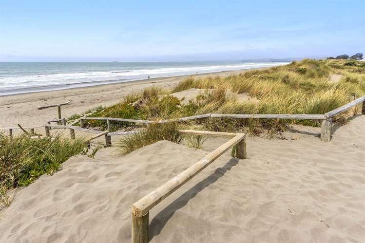 39 Surfers Place North New Brighton_12