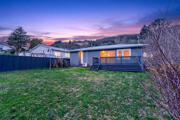 84 Coast Road Wainuiomata_19