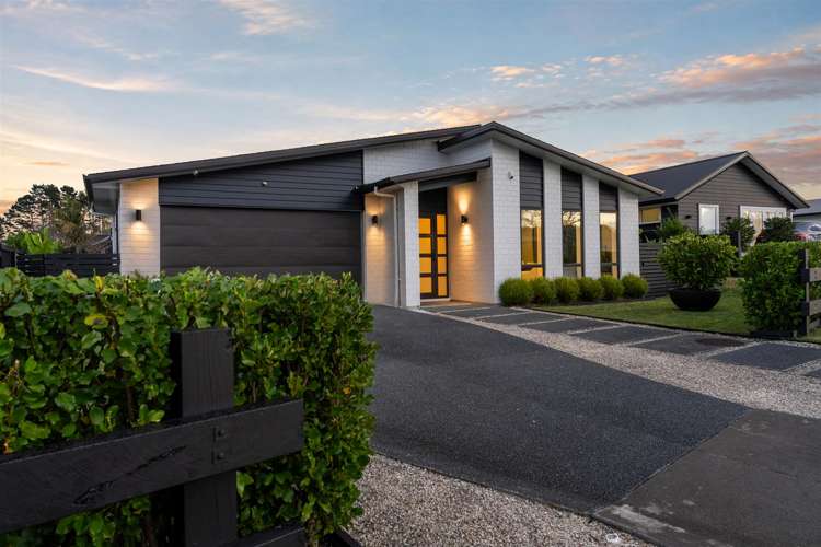 16 Riverhead Point Drive_0