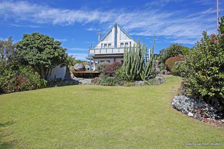 19 Cordyline Road Port Waikato_12