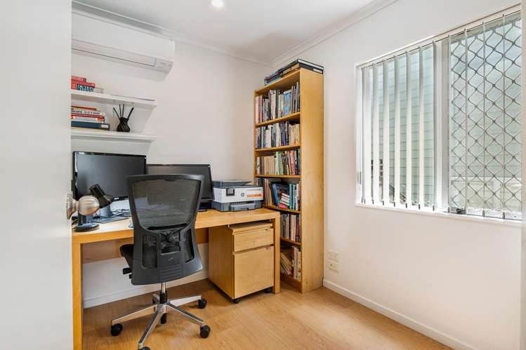 2/61 The Avenue Albany_18