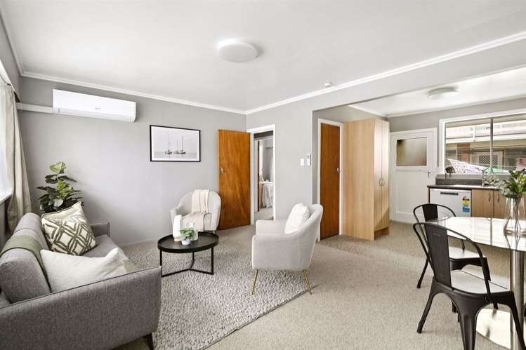 2/246 Main Road Tawa_5