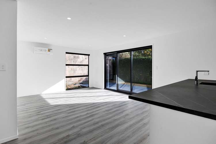 120 Seaview Road Westown_7