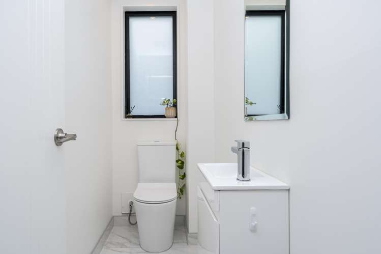 5B Beach Road Te Atatu Peninsula_8