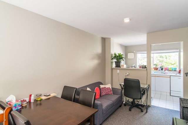 20/20 Thompson Street Mount Cook_2