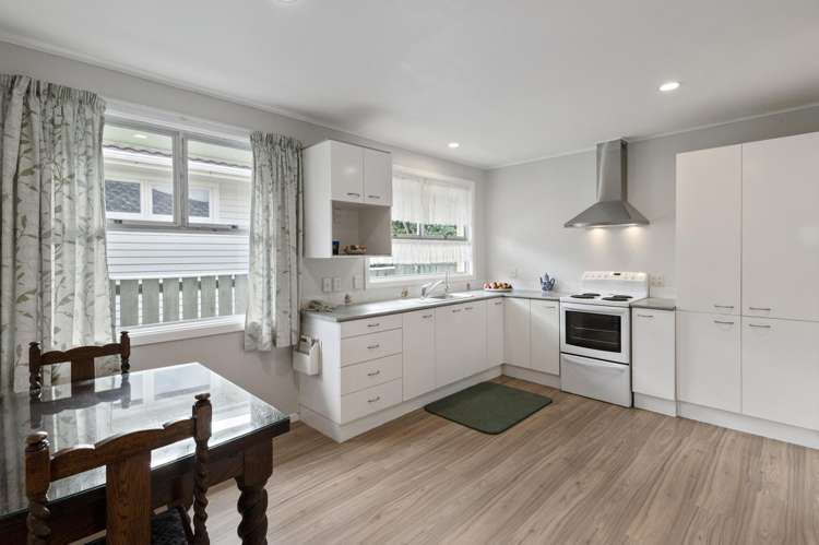 7a Kowhai Grove Waikanae_1