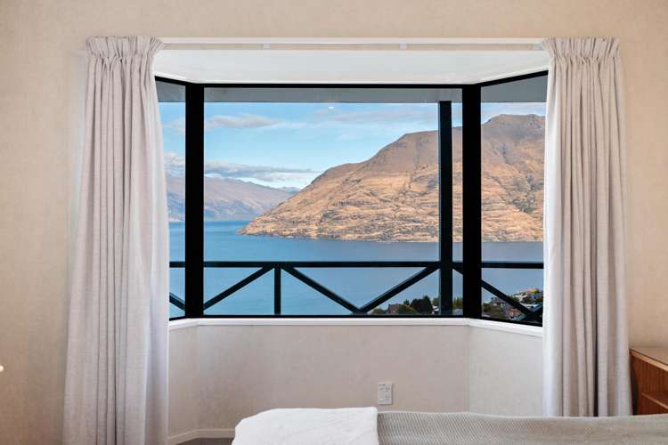 1 Von Place Fernhill/Sunshine Bay_40