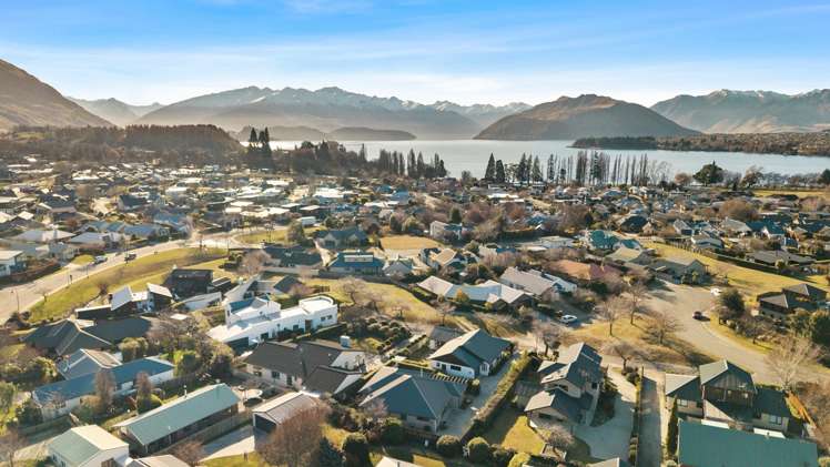 11B Little Oak Common Wanaka_23