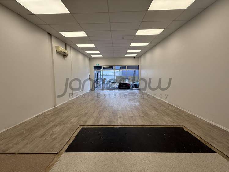 9B/219 Moore Street Howick_9