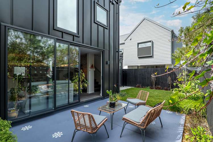 4/12 Hume Street Sydenham_17