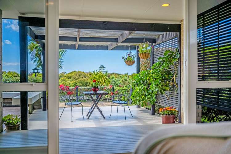 7 Intrepid Crescent Beachlands_23