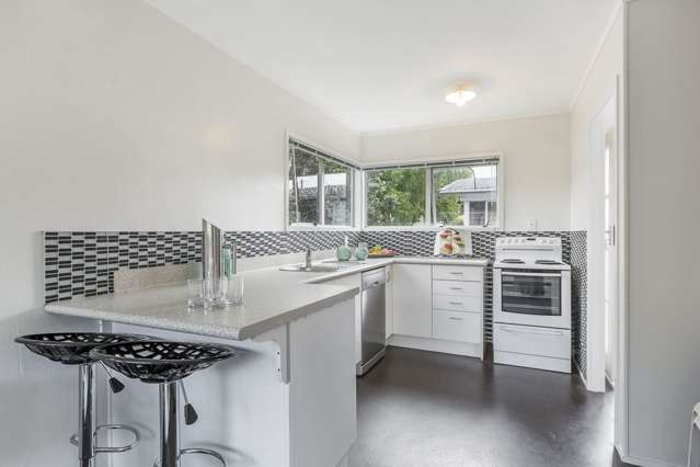 1/5 Mannering Place Hillcrest_3