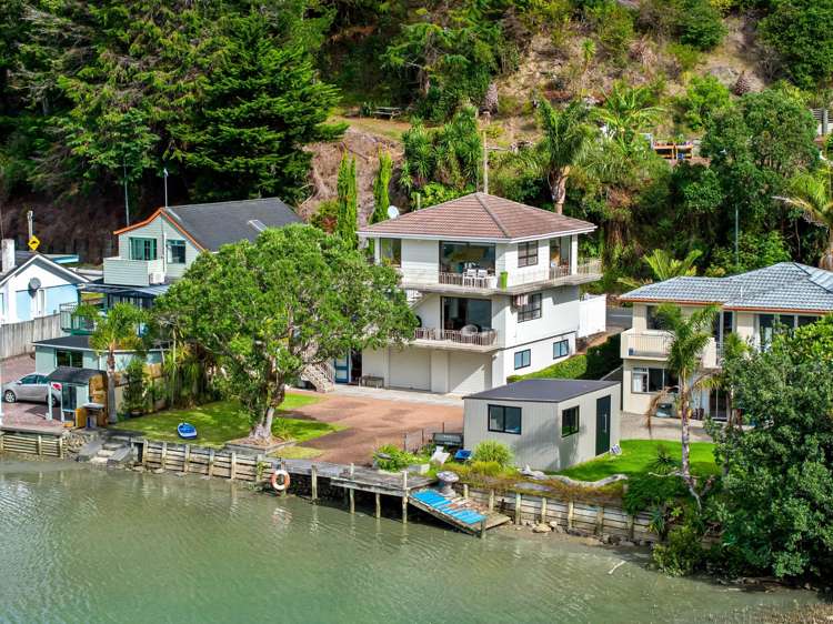 6 Waiwera Road Waiwera_19