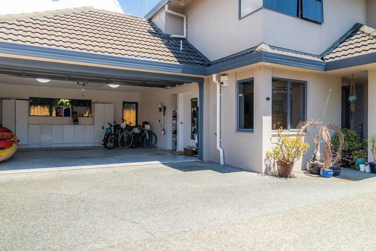 1/6 Eastern Beach Road Eastern Beach_2