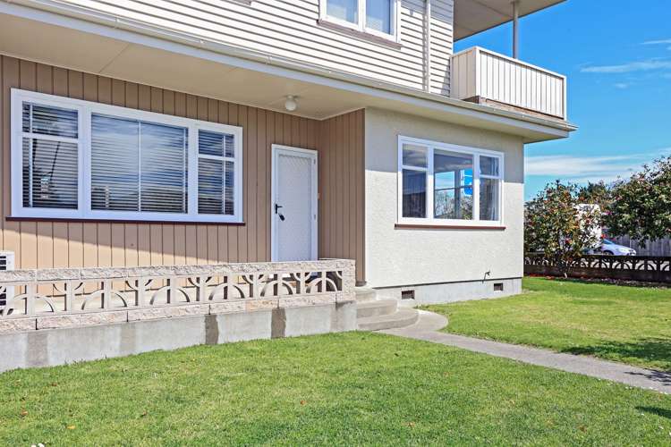 310 Lyndon Road West_1