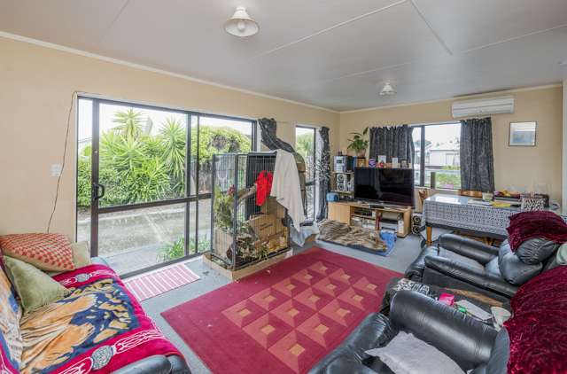 9 Simcox Street Otaki Beach_3