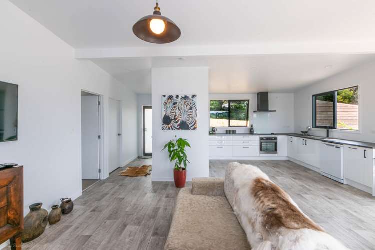 1 Pekama Drive Cable Bay_7