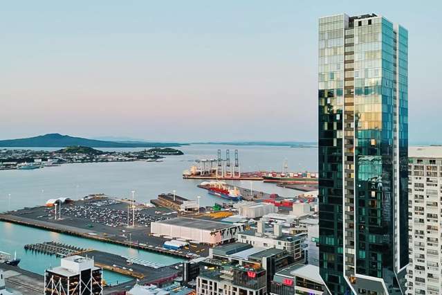 39th floor one-bedroom - Panoramic Harbour views