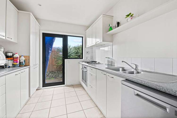 2/52 Taharoto Road Takapuna_5