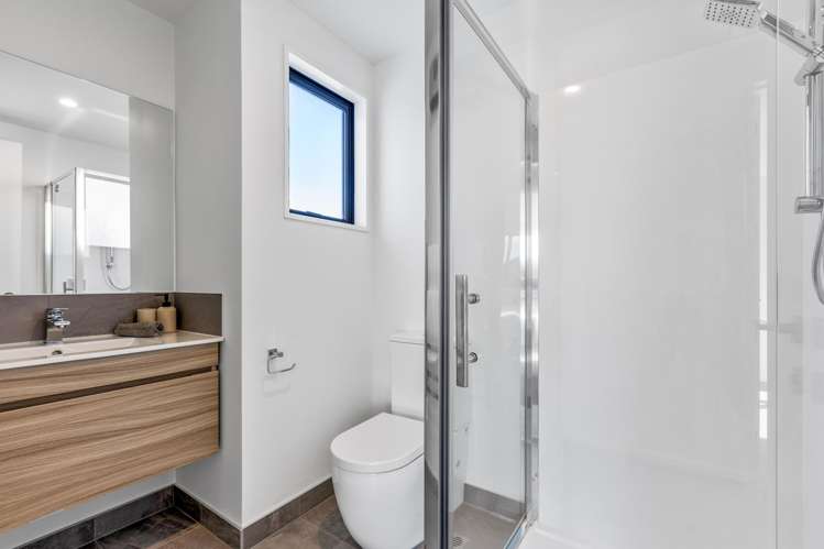 Units 1 -5/6 Ngata Place Hornby_10