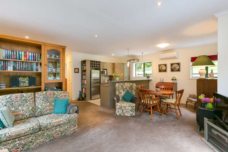 43 Futuna Close Karori_4