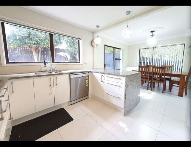 24 Eugenia Rise Totara Heights_2