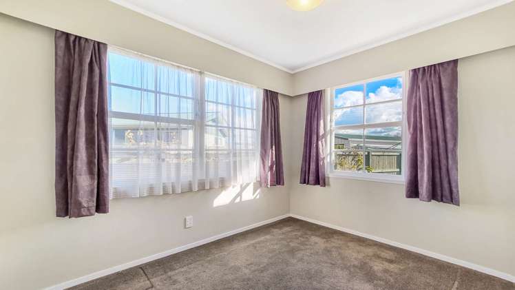 18 Byron Grove Owhata_13