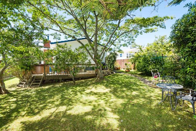 8 Fairclough Road Beach Haven_24