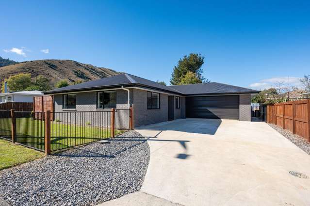 Best value-Modern build at secondhand price!