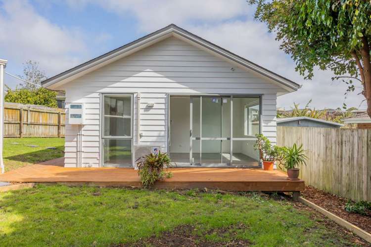 11 Karo Place Glendene_13