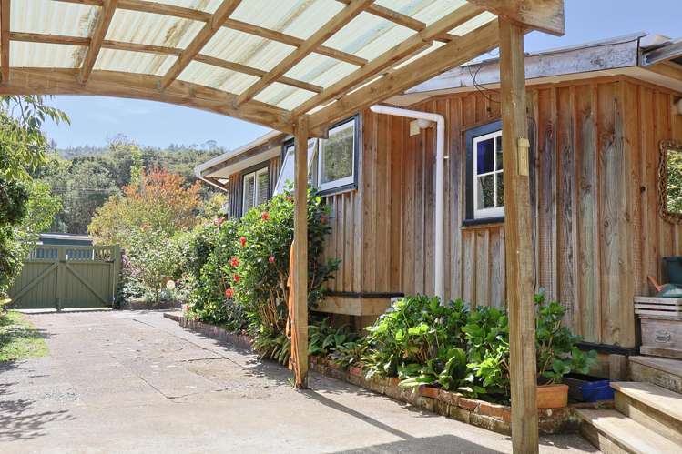 22 Pohue Creek Road Waiomu_7