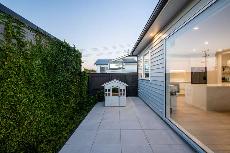 40 Aramoana Avenue Devonport_13