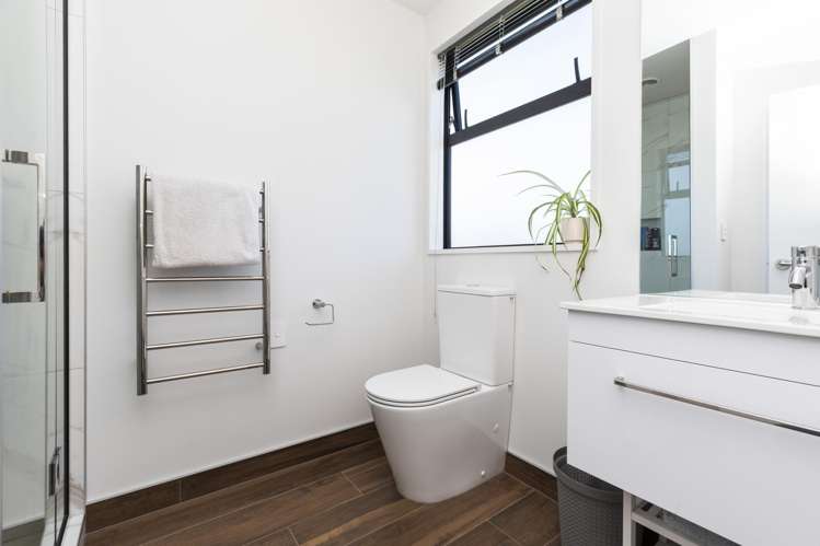 2/38 Wildberry Street Woolston_8