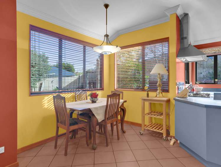 42 Ayrshire Drive Grandview Heights_12