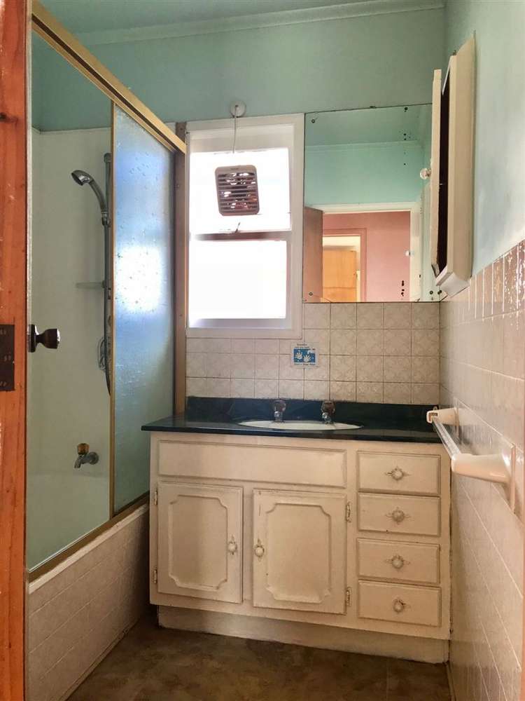 28 Archibald Road Kelston_8