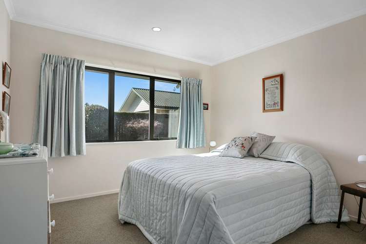 10 Fairburn Place Leamington_15