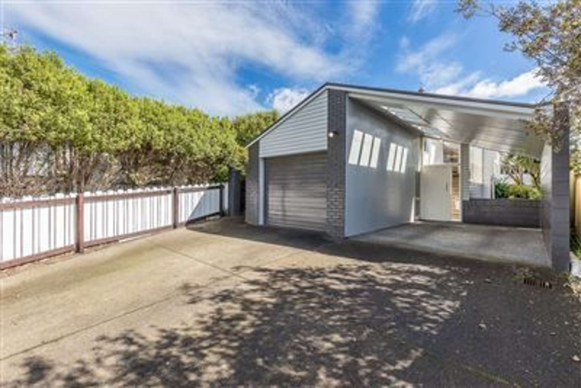 1/2 Coniston Avenue Te Atatu South_0