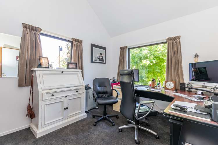 738 Peninsula Road Kelvin Heights_12