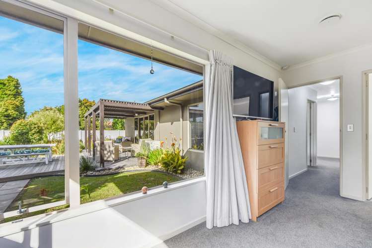 2 Heritage Crescent Richmond_15