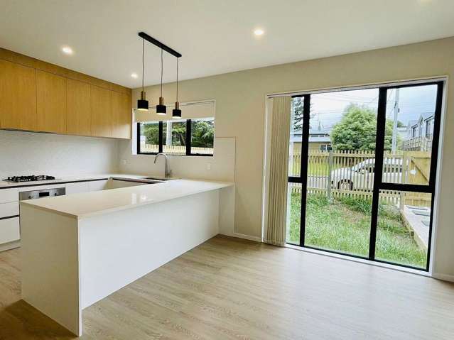 Stylish Brand-New 4 bedroom Home in Massey