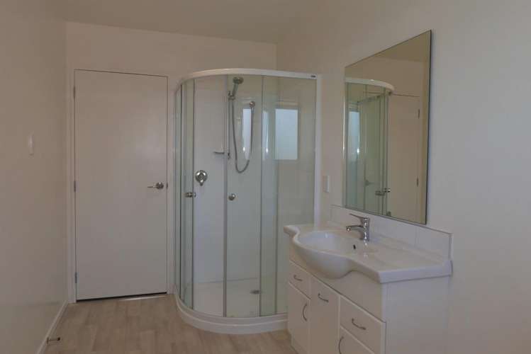 1/121 Marriotts Road North New Brighton_9