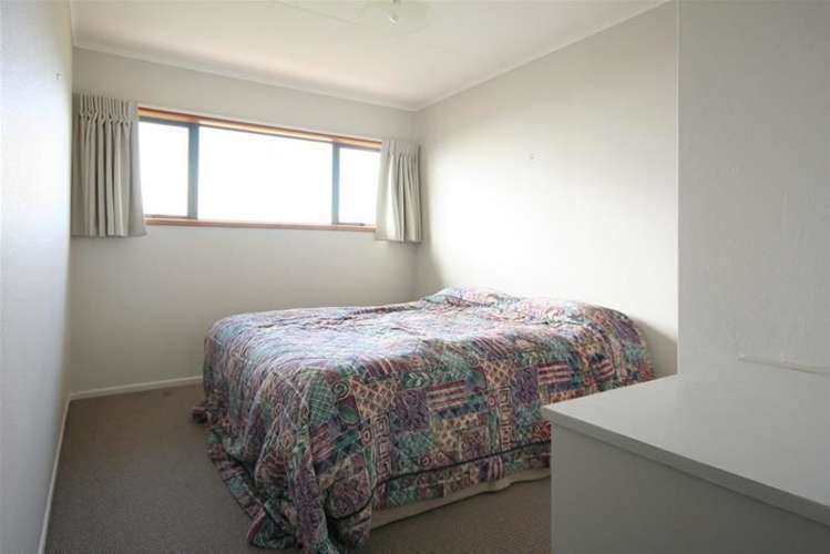 114 Saint Patricks Row Whangamata_10