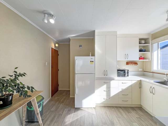 2/307 Yarrow Street 10549_2