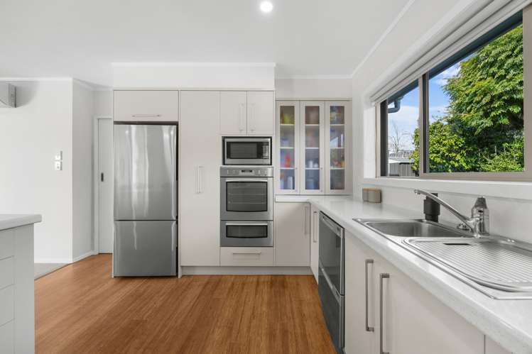 8 Rachael Place Farm Cove_7