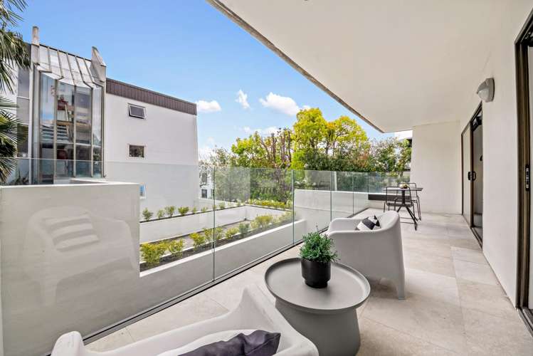 2/67 Sarsfield Street_2