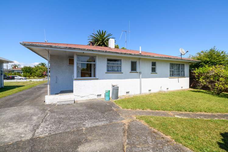 5 Belvedere Crescent Takaro_21