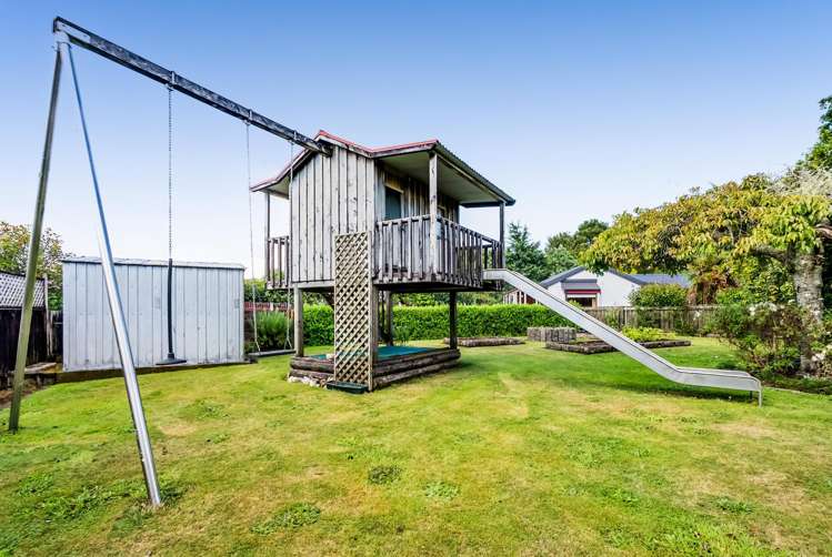 37 Pembroke Road East Stratford_49