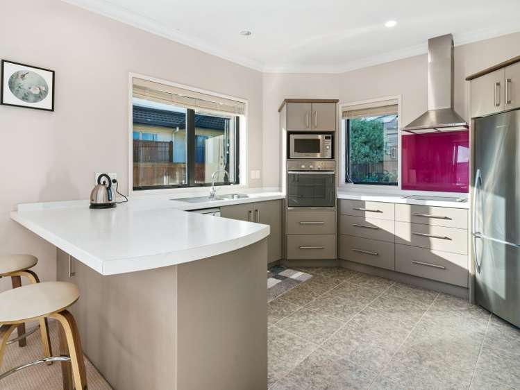 119 Basley Road Owhata_3